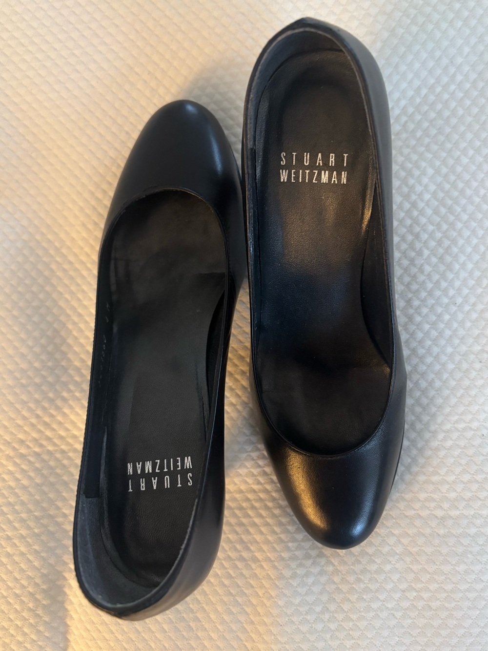 Size 4 Stuart Weitzman Black Leather Round-Toe heels